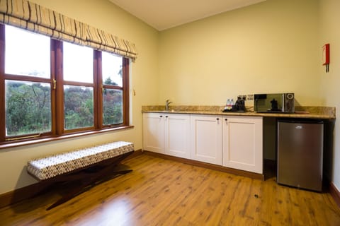 Deluxe Cottage Suite | Private kitchenette