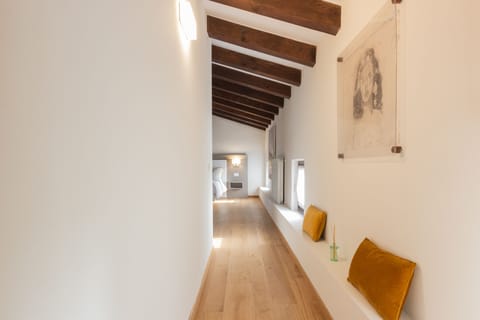 Deluxe Double or Twin Room | In-room safe, iron/ironing board, travel crib, free WiFi