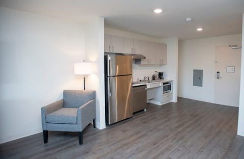 Basic Studio, 1 King Bed, Accessible | Private kitchenette | Full-size fridge, microwave, stovetop, dishwasher