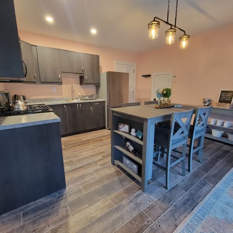 Carriage House Lower Level | Private kitchen | Full-size fridge, microwave, oven, stovetop