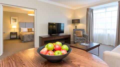 Junior Suite | In-room safe, desk, laptop workspace, soundproofing