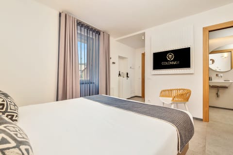 Comfort Double Room | Free minibar, in-room safe, blackout drapes, soundproofing