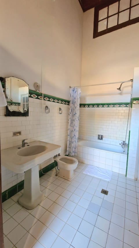 Superior Room | Bathroom | Shower, rainfall showerhead, hair dryer, towels