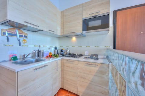 Honeymoon Apartment, 2 Bedrooms, 2 Bathrooms, Lakeside (La Dolce Vita Pied dans L' Eau) | Private kitchen | Fridge, microwave, stovetop, espresso maker