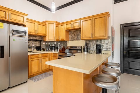 Apartment, 2 Bedrooms, Terrace, City View | Private kitchen