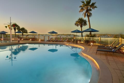 3 outdoor pools, pool umbrellas, sun loungers