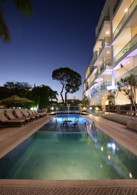 Outdoor pool, sun loungers