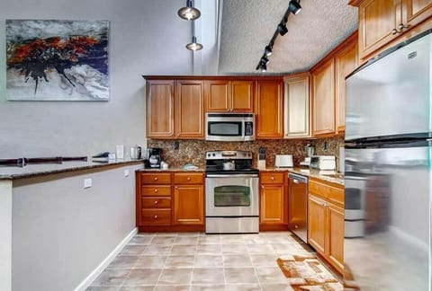 Condo, 2 Bedrooms, 2 Bathrooms | Private kitchen | Fridge, microwave, stovetop, dishwasher