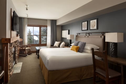 Grand Room, 1 King Bed with Sofa bed (Sleeps 4) | Premium bedding, pillowtop beds, in-room safe, desk