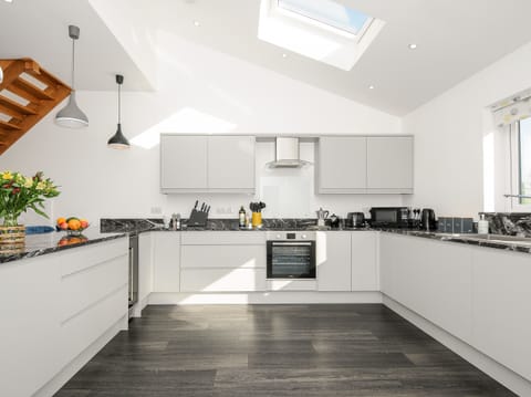 Fridge, dishwasher, electric kettle, toaster