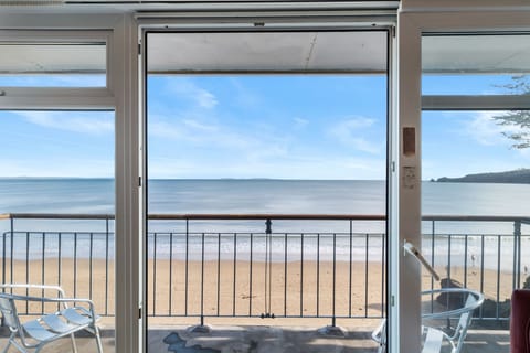Direct Beach Access, Spectacular Sea Views