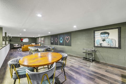 Pavilion Game Room Upstairs