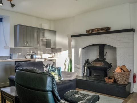 Open plan living space | Cowar Bothy, Dalbeattie