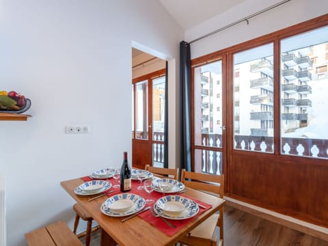 Plant, Building, Sky, Window, Tree, Land Lot, House, Urban Design, Residential Area, Real Estate