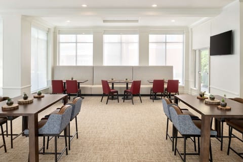 Daily full breakfast (USD 13.95 per person)