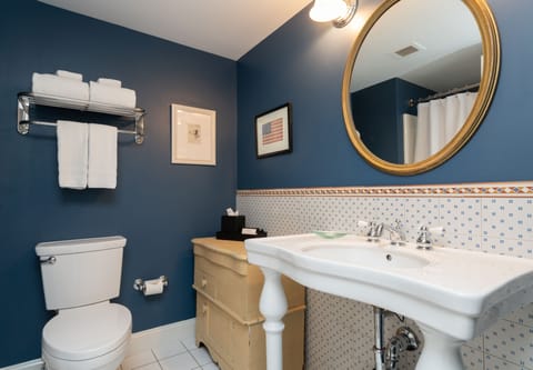 Superior Double Room, 2 Queen Beds | Bathroom | Designer toiletries, hair dryer, bathrobes, towels