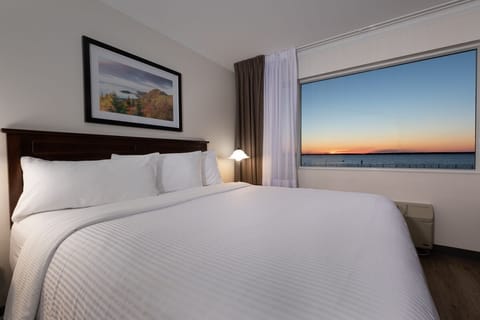 Superior Room, 1 King Bed, River View | Premium bedding, desk, laptop workspace, blackout drapes