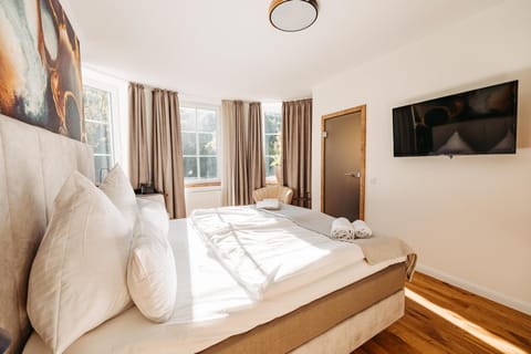 Deluxe Double Room | Hypo-allergenic bedding, desk, laptop workspace, free WiFi