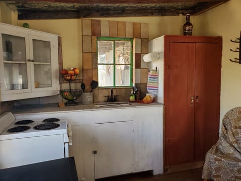 Full Kitchen. Snacks available.