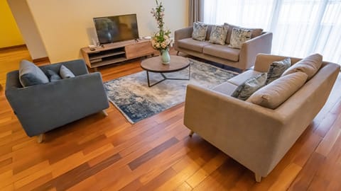 Apartment | Living area | Flat-screen TV