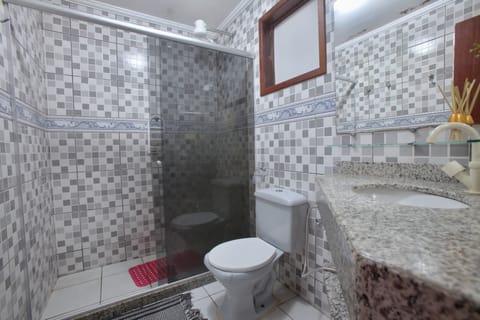 Quarto Duplo Suite com Varanda Fechada | Bathroom | Shower