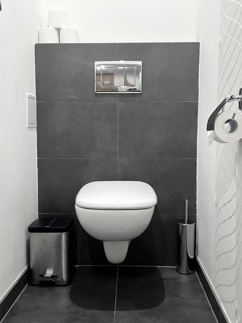 Suite | Bathroom | Free toiletries, hair dryer, towels