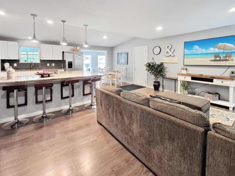 Kick back or whip up meals in this straightforward space.