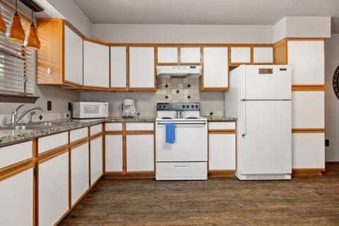 db748fb1-bf8a-4d3f-af4e-15338d23bceb