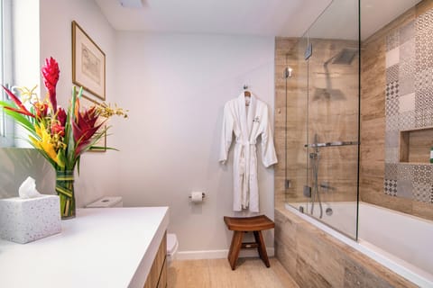 Premium Condo, 2 Bedrooms, Ocean View | Bathroom | Shower, rainfall showerhead, hair dryer, towels