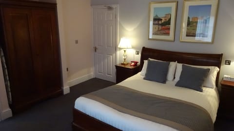 Superior Double Room, 1 Double Bed | Desk, iron/ironing board, free WiFi, bed sheets