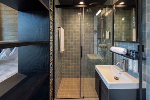 Roof Top Queen | Bathroom | Eco-friendly toiletries, hair dryer, towels