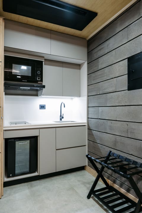 Standard Double Room | Private kitchen | Mini-fridge, microwave, cookware/dishes/utensils