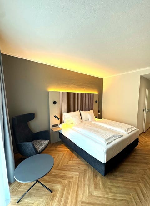 Comfort Double Room | Premium bedding, minibar, in-room safe, desk