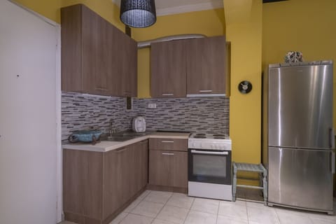 Family Apartment | Private kitchen | Fridge, oven, stovetop, toaster