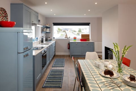 Stone's Throw - Kitchen