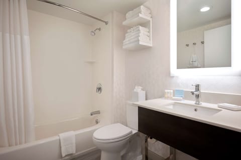 Standard Room, 1 King Bed | Bathroom | Designer toiletries, hair dryer, towels, soap