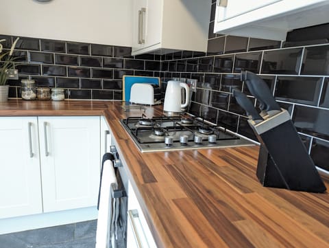 Fully equipped kitchen
Washer
fridge/freezer
Oven
Hobe/stove
Toaster
Microwave