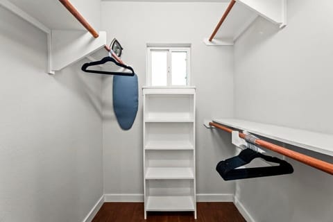 Bedroom 1 - walk in closet