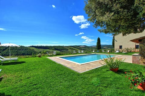 Building Exterior, Garden, Pool, Scenic View