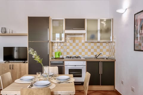 Comfort Apartment | Private kitchen | Fridge, oven, stovetop, espresso maker