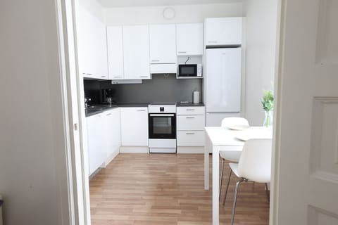 Comfort Apartment | Private kitchen | Fridge, microwave, oven, stovetop