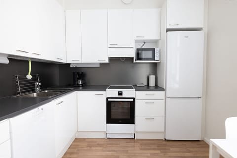 Comfort Apartment | Private kitchen | Fridge, microwave, oven, stovetop