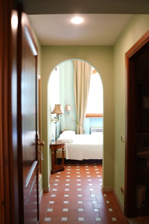 Classic Room | Premium bedding, Select Comfort beds, in-room safe, desk