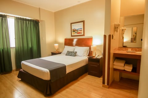 Standard Double Room | Iron/ironing board, free WiFi, bed sheets