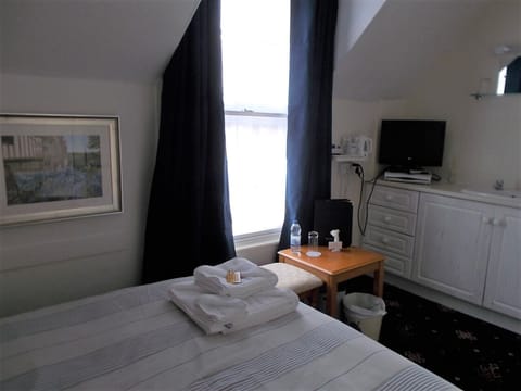 Single Room, Ensuite (Separate private toilet) | Individually furnished, laptop workspace, iron/ironing board, free WiFi