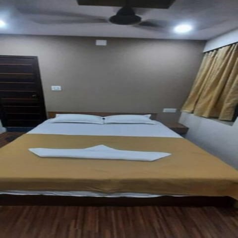 Deluxe Double Room | Down comforters, free WiFi