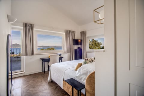 Junior Suite With Terrace And Panoramic View | Egyptian cotton sheets, premium bedding, down comforters, pillowtop beds