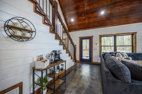 Mornings are magical here—brew your favorite cup at the coffee bar, whether it’s classic drip, French press, or a frothy creation.