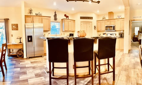 The highlight of TimberStar Lodge is the well-equipped, extra large kitchen. 