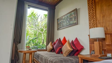 Deluxe Room, 1 Bedroom, Garden View | Minibar, in-room safe, desk, laptop workspace